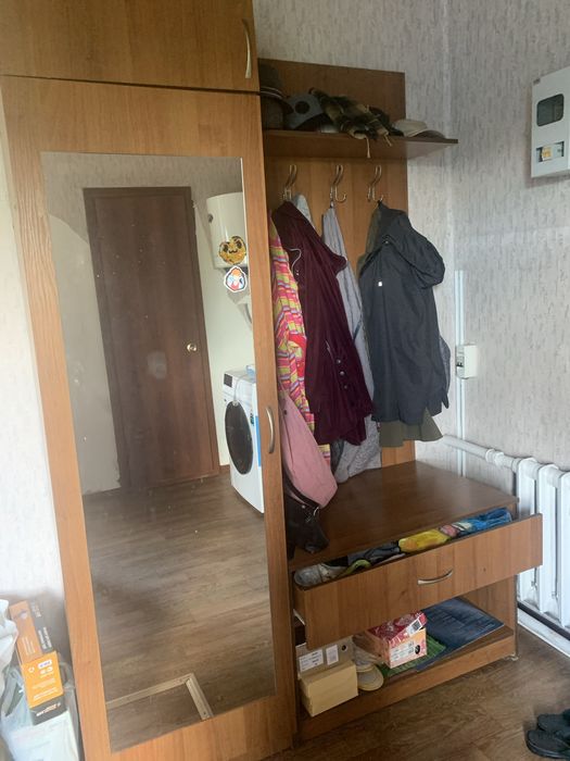 Шкаф прихожка с зеркалом