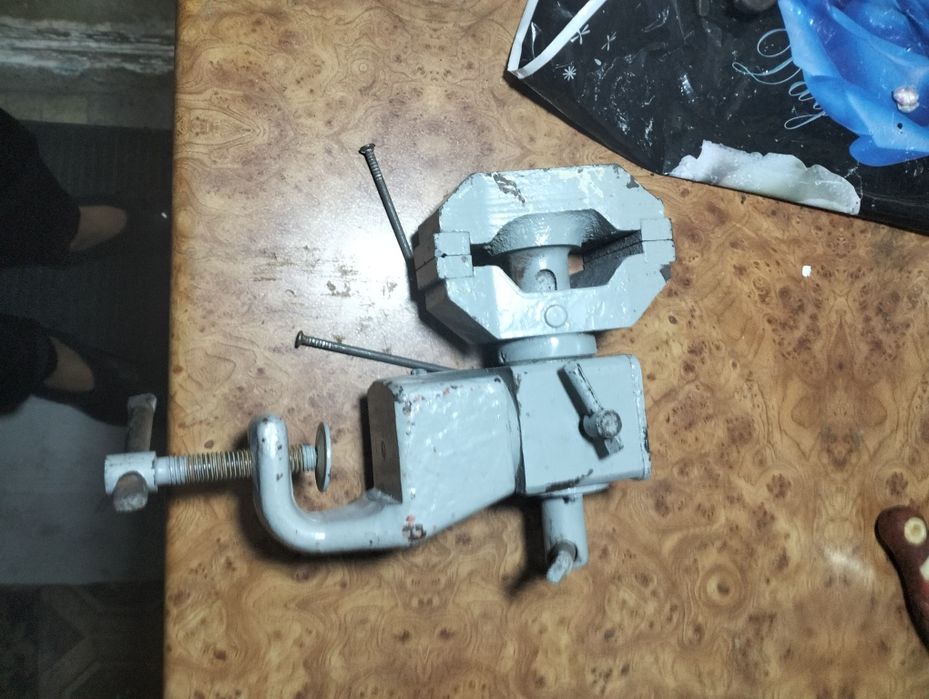 Набор головок и тиски ссср