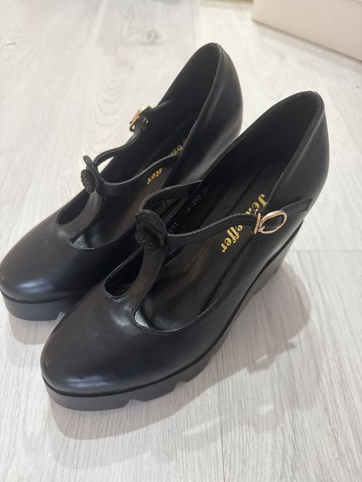 Туфли 38 размер, отдам даром