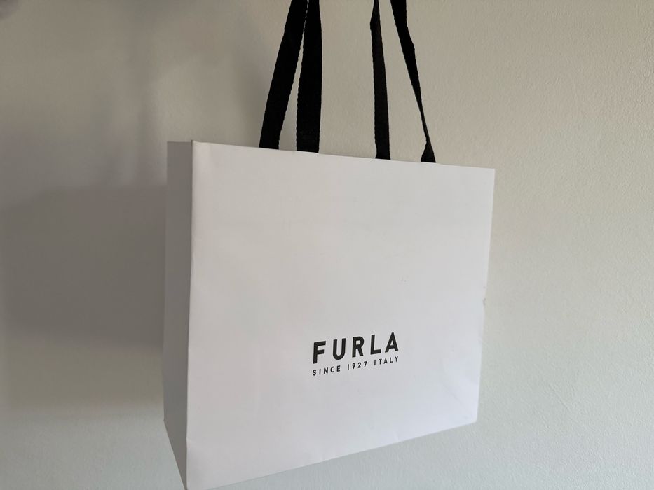 Продавам чисто нов портфейл Furla