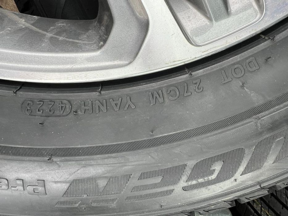 Продам корейские шины 20 размера