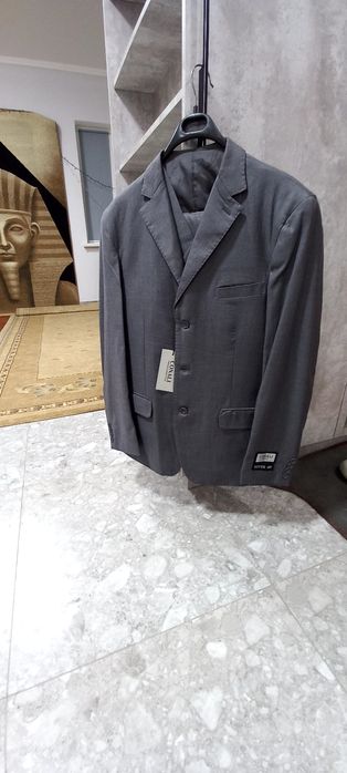 Продам костюм мужской новый