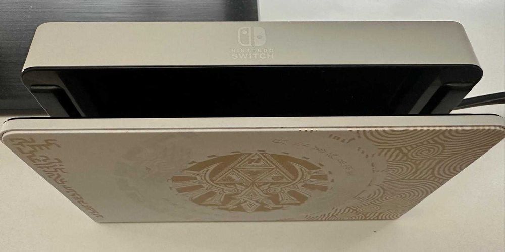 NINTENDO Switch + 8 jocuri