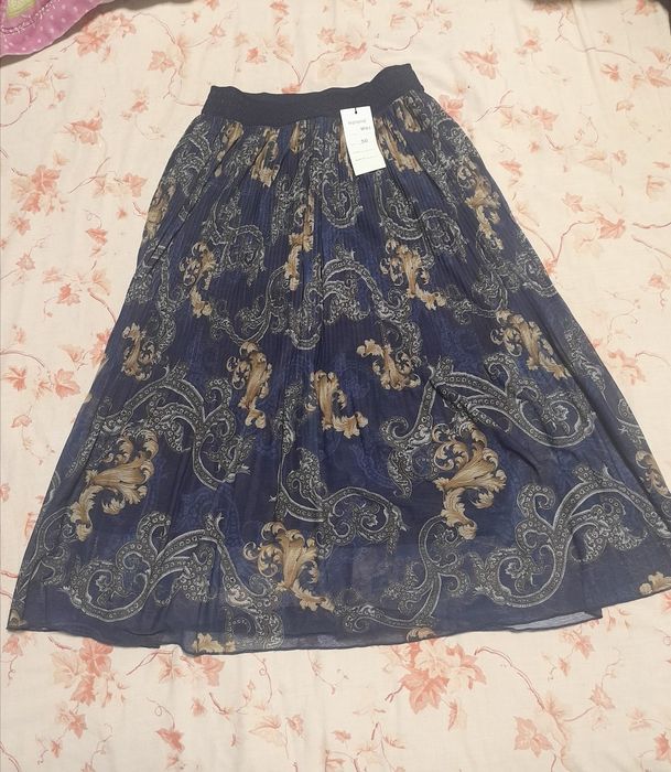 Новая юбка в хорошем состоянии.