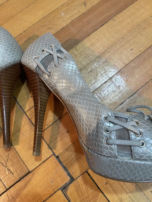 Sabdale piele naturala originale Guess