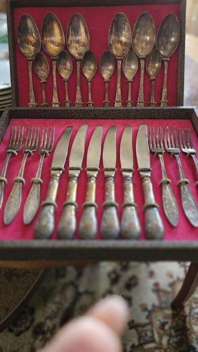 Продаются  4 набора мельхиоровой посуды, советских времен.