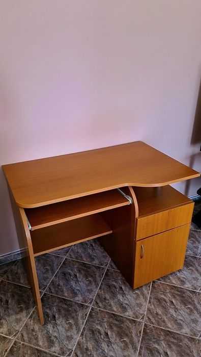 Ученическо бюро с шкафчета