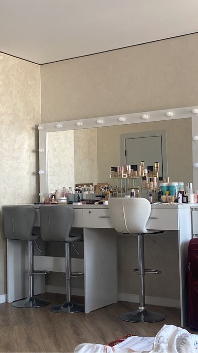 Продам визажное зеркало