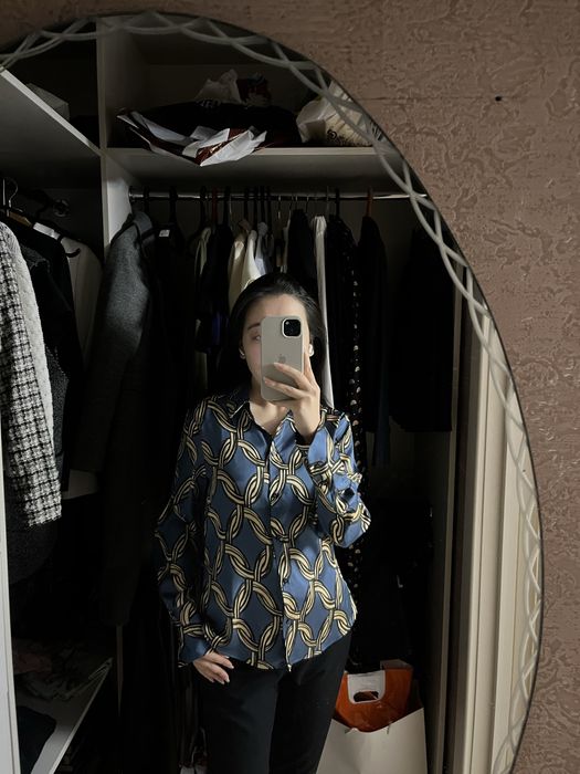 Продам блузку Mango