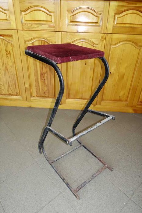 продавам тапицирани  бар столове.