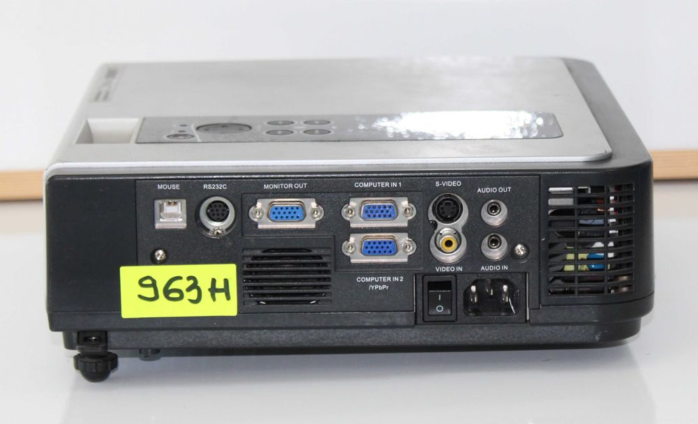 Мултимедиен проектор CLAXAN CL-ACC-16030