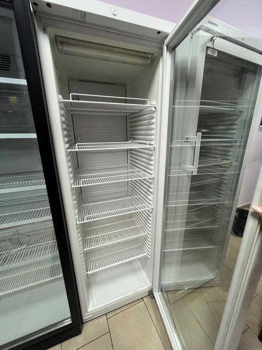 Продавам Хладилна Витрина Liebherr