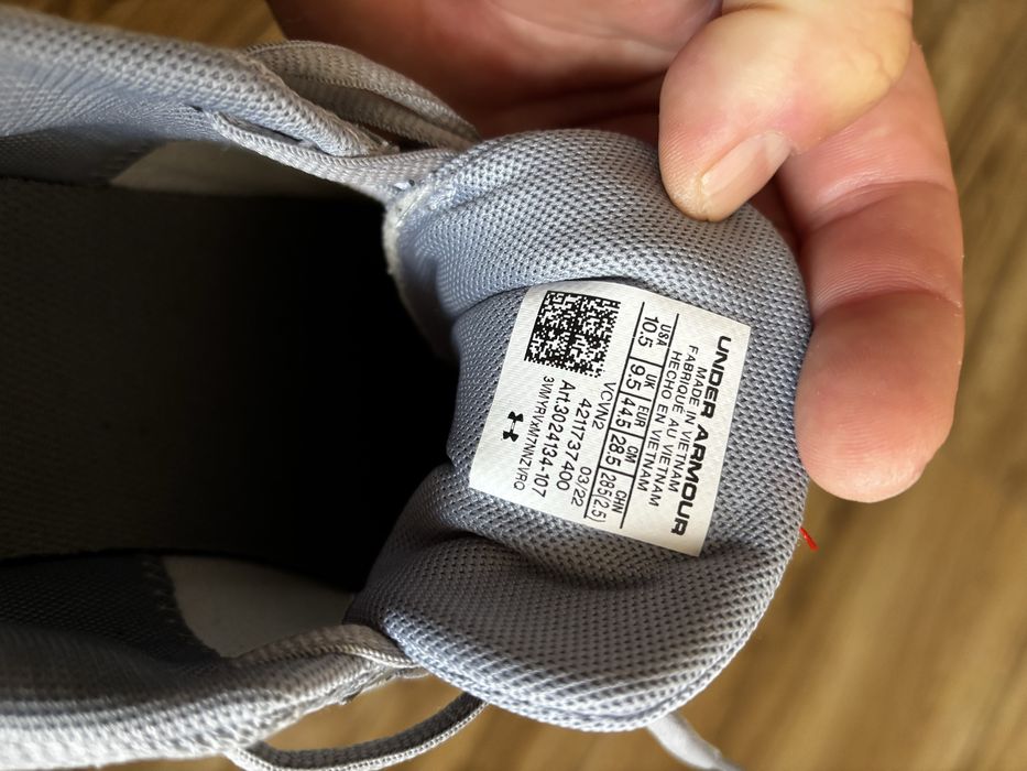 Adidasi Under Armour