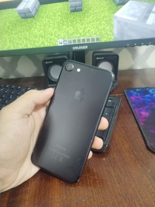 Telefon IPhone 7