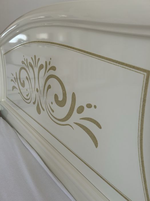 Продам спальный гарнитур