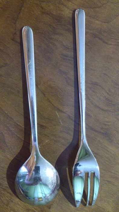 Сет: сервиз за кафе, 2комплекта лъжици,огнеупорна кана и др.