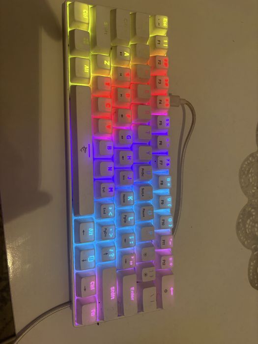 PC + Monitor AOC 144Hz + periferice