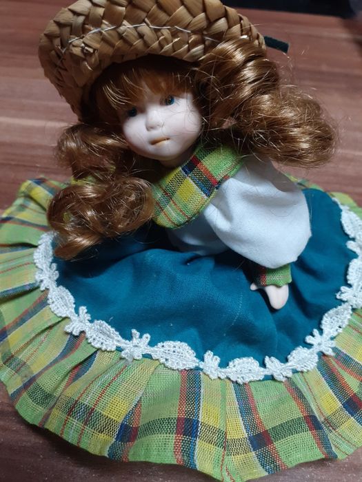 Кукла  порцеланова Макет на каляска  Landau