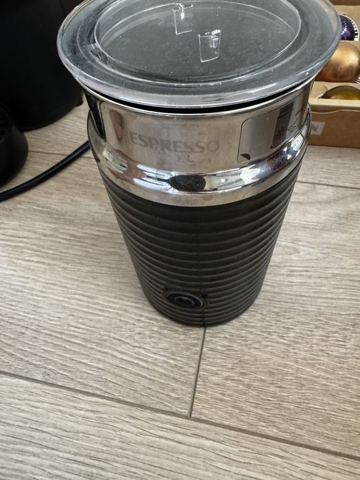 Nespresso Vertuo Coffee Machine Milk Frother + 36 Капсули