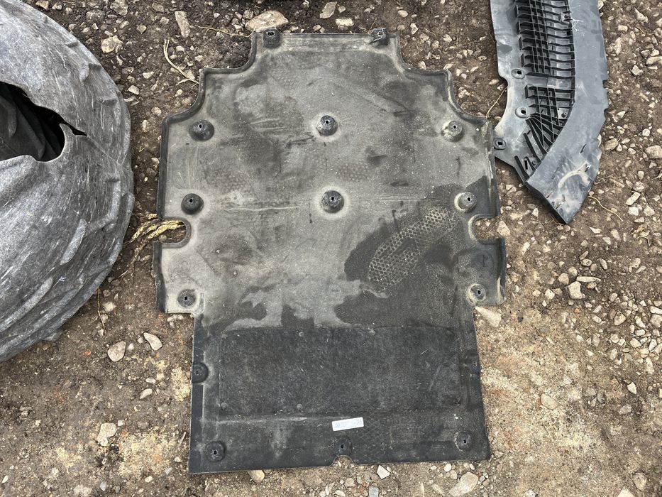 Scut / Aparatoare noroi / Carenaj / Armatura / Carcasa Audi A6 4K C8