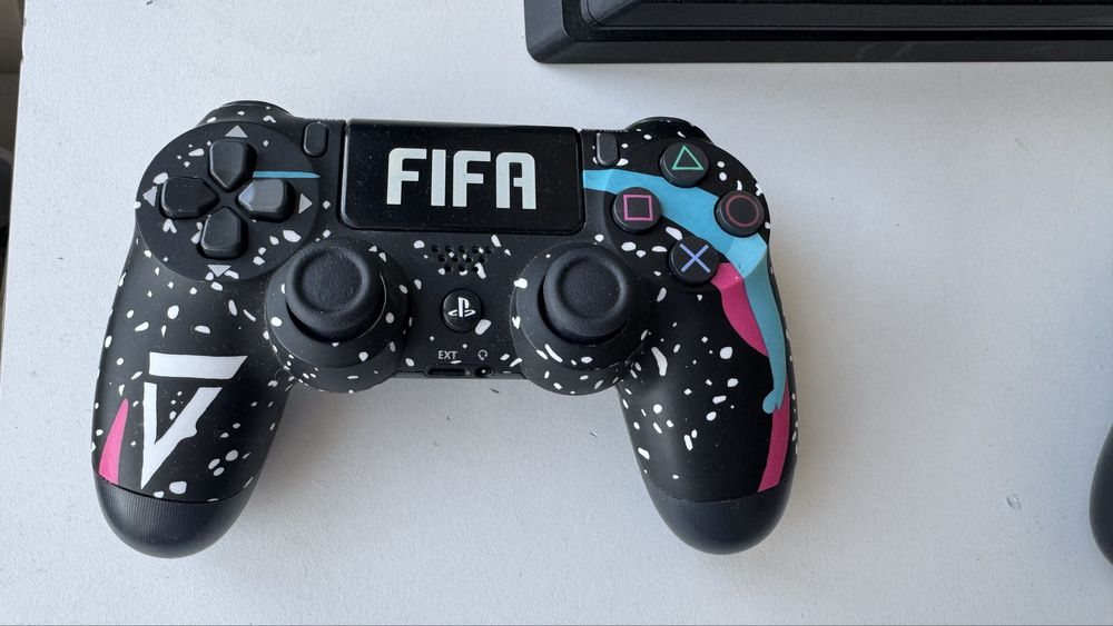 Плейстейшэн PS 4 pro игровой