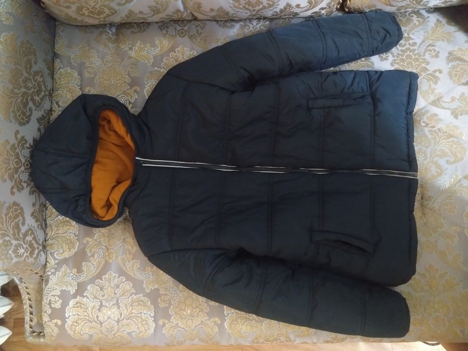 Продается куртка на мальчика