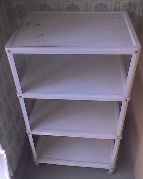 Металлическая подставка - этажерка