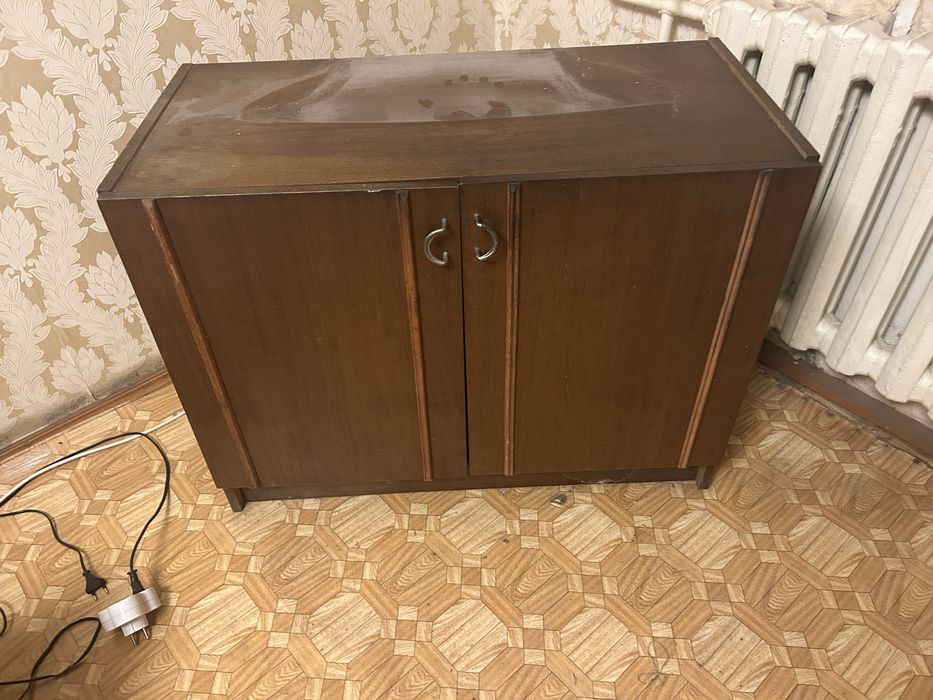 Шкаф / тумба под телевизор б/у самовывоз