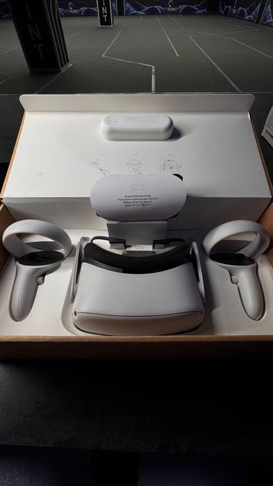 Продаётся OCULUS QUEST 2