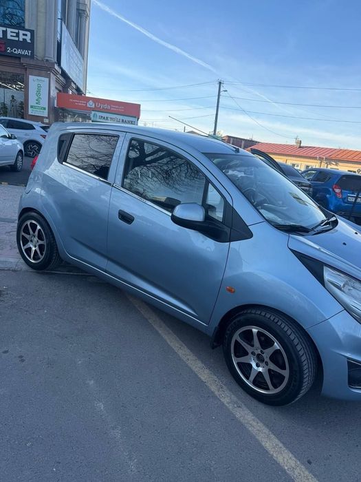 Продам срочно Спарк