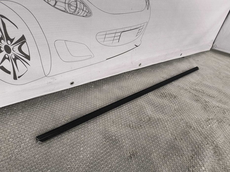 Ornament Geam Față Stânga BMW Seria 3 E92 / E93 2007-2013 Cod OEM 51337119079 (1C4)