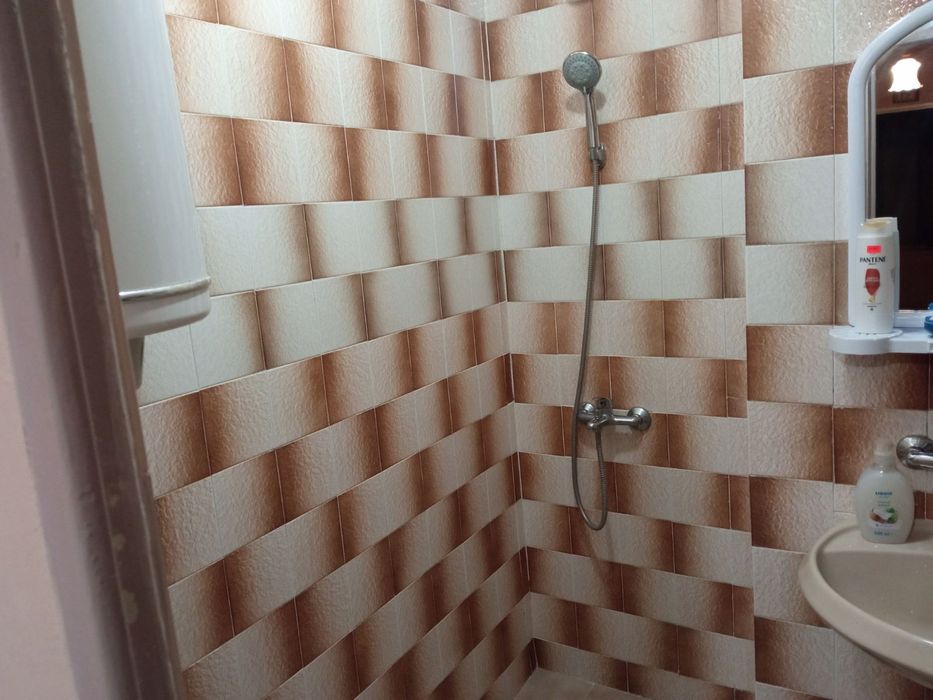 Продава се Двустаен апартамент в Сливен, Дружба - 62 кв.м за 987 €/кв.м - Снимка #2