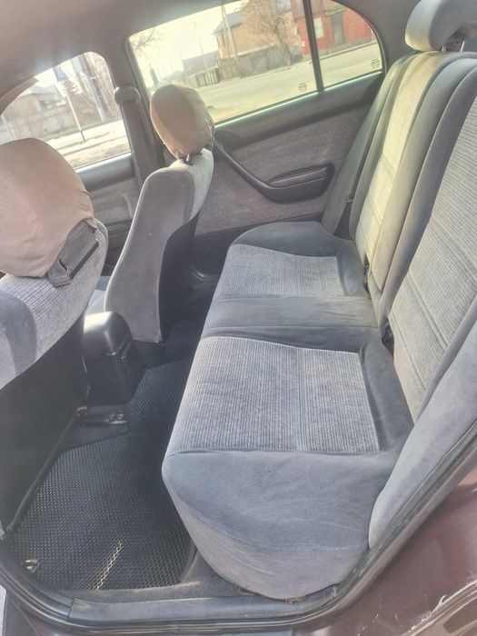 Продам тойоту карина е