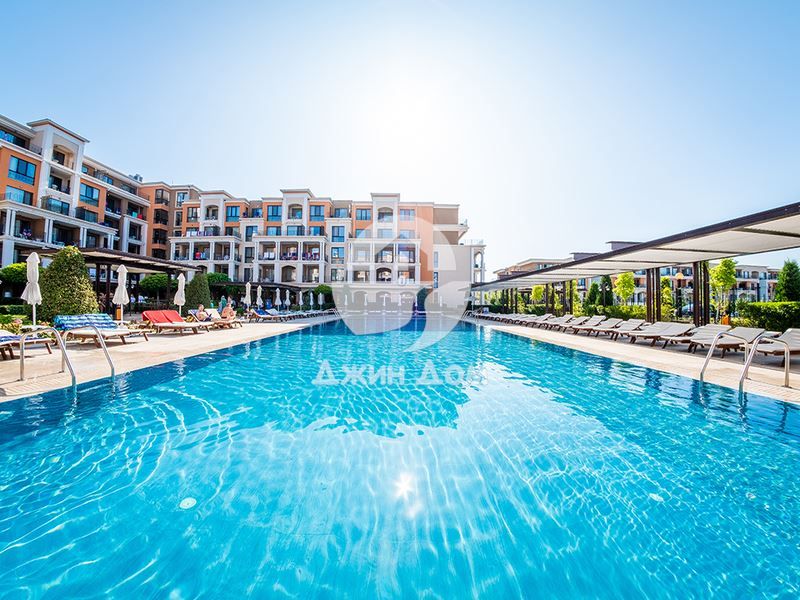 Продава се Двустаен апартамент в Свети Влас - 74 кв.м за 2014 €/кв.м - Снимка #9