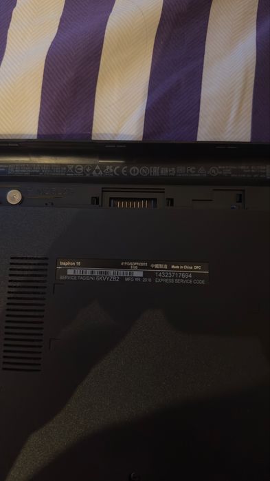 Dell Inspiron 15 — рабочий ноутбук + зарядное устройство и мышка