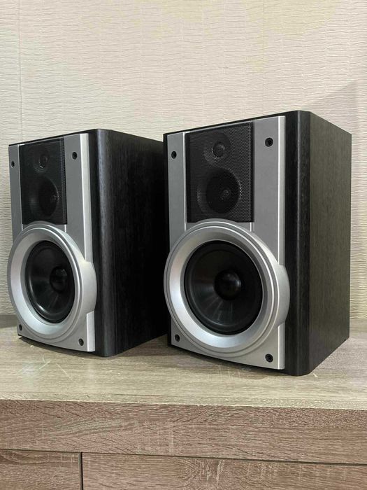 AIWA SX-NH3 bookshelf speakers
