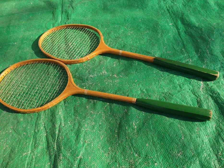 Vand Palete badminton în stare bună (uzate), doua bucatii