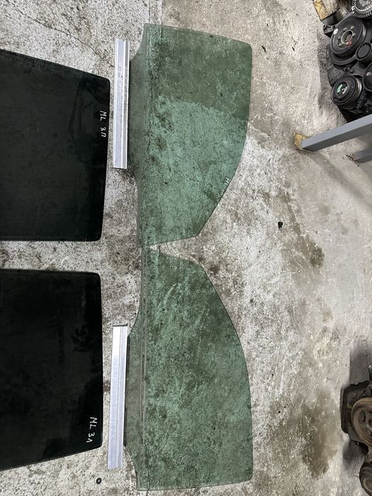 Стекла Mersedes benz ML 163