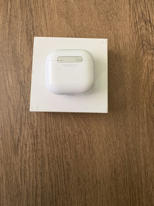 Apple AirPods 4