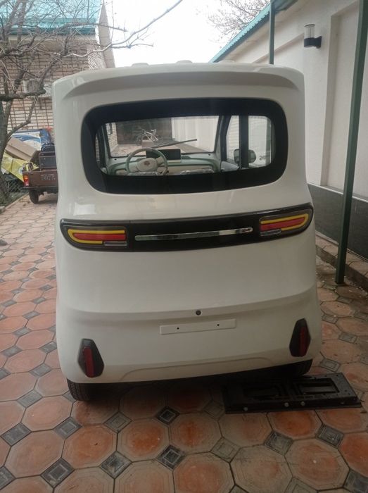 Электро автомобиль BODO