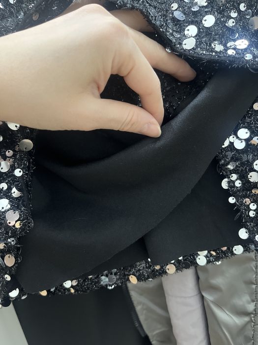 Продам короткое платье с пайетками