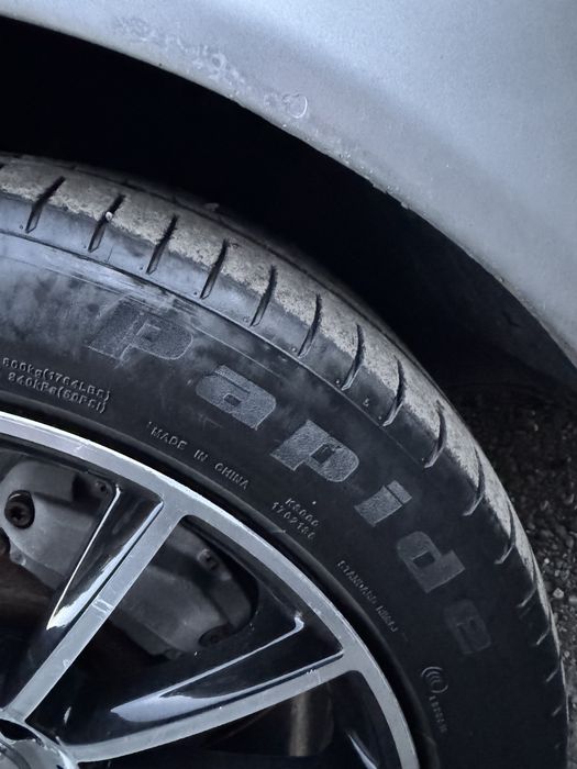 Продам резину 245/45/18