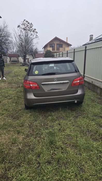 Mercedes b class 180 avariat