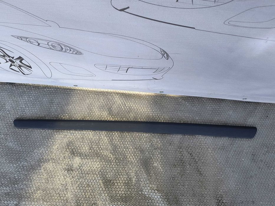 Bandou / Ornament Exterior Ușă Stânga Față Fiat 500 2015-2024 Cod OEM 0735653064 (1C4)