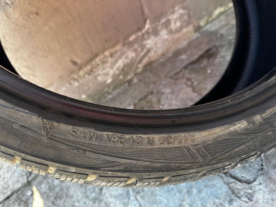 Vand anvelope de iarna 245/35 R21
