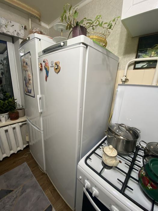 Продам морозильник