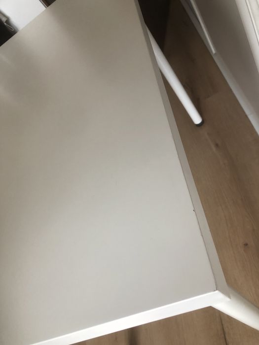 Masa alba Ikea in stare buna
