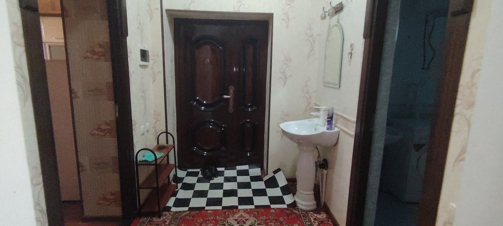 2 каватда 3 хонали квартира ижарага берилади.