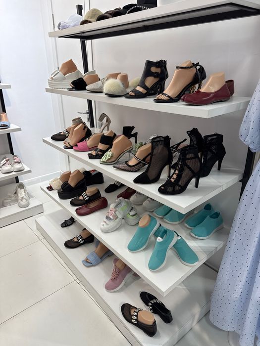 Ayollar kiyimlari abaya va harhil turdagi kiyimlar turkiya mahsuloti