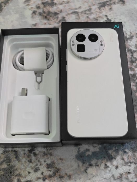 Realme gr 8 pro ideal holatda